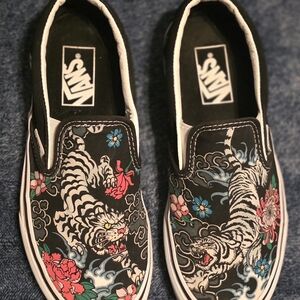 Vans Slip-On Shoes "Tiger Floral" Design (Size: US Men's - 6, US Women's - 7.5)